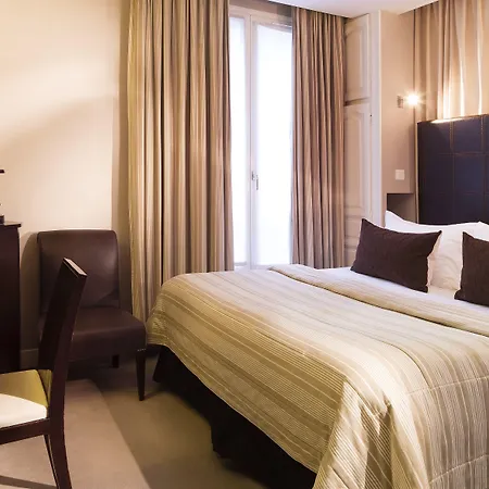 ドヌー オペラ ホテル 3*