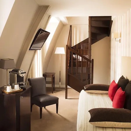 ドヌー オペラ ホテル 3*