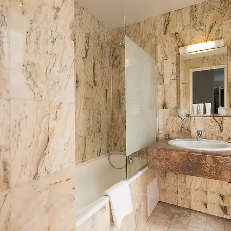 ドヌー オペラ 3* パリ