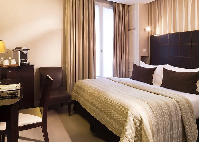 Daunou Opera Hotell 3*